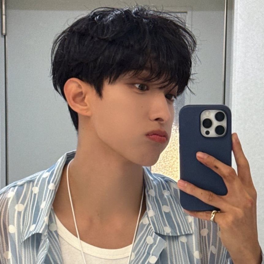 dodol_0218's tweet photo. 혹시 다들 저를 언제 만나셨나여?🧐
(1번은 거의… 없을 확률이 혼자 떠돌이 시절이고
아이디도 지금이랑 다름)

1                            2
3                           4 https://t.co/A0Ik3chzV2