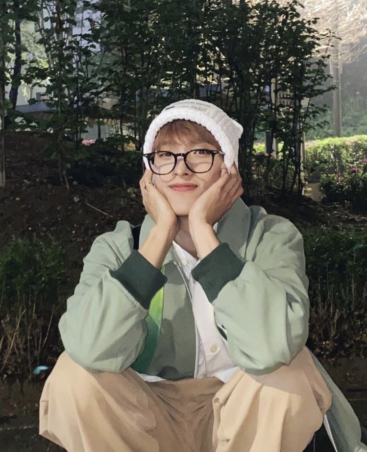 dodol_0218's tweet photo. 혹시 다들 저를 언제 만나셨나여?🧐
(1번은 거의… 없을 확률이 혼자 떠돌이 시절이고
아이디도 지금이랑 다름)

1                            2
3                           4 https://t.co/A0Ik3chzV2