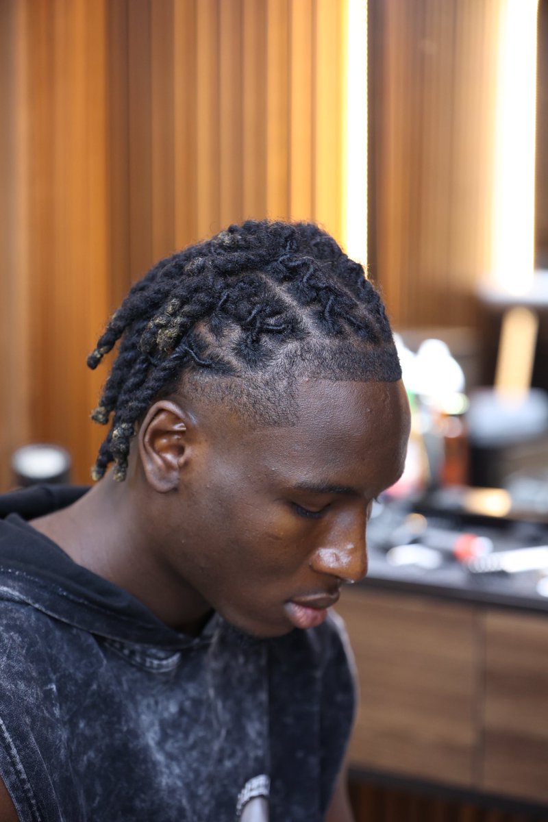 SkyBarber1__'s tweet photo. 💈💈💈 https://t.co/y5lsnW8El3
