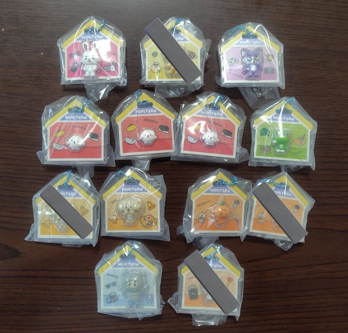 17yoono2's tweet photo. SEVENTEEN セブチ トレカ MINITEEN ミニティーン パッケージチャーム&amp;グミ ガチャ 交換

【譲】エスクプス、ウォヌ、ウジ、ミンハオ、ドギョム、スングァン、バーノン

⚠️異種交換
【求】ジョンハン(過去トレカ👼、つまつなガチャ👼)

⭕️物により比率違い可能⭕️

お気軽にお声掛けください🍀
郵送希望 https://t.co/LXbWWHnfkb
