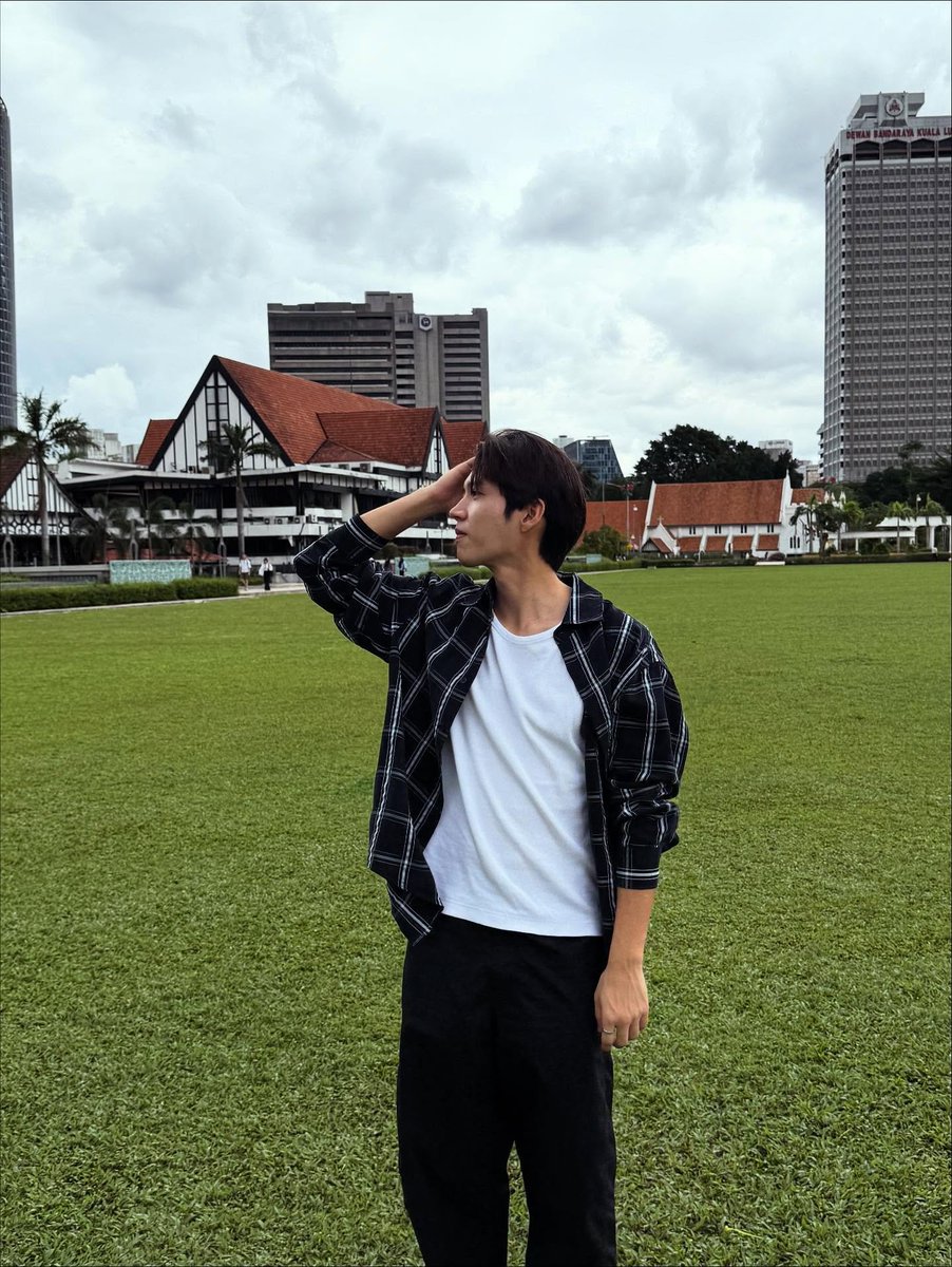 curlymyung's tweet photo. 2026 김명수 :                                                   2025 남우현 : https://t.co/kiD3xsOtNS