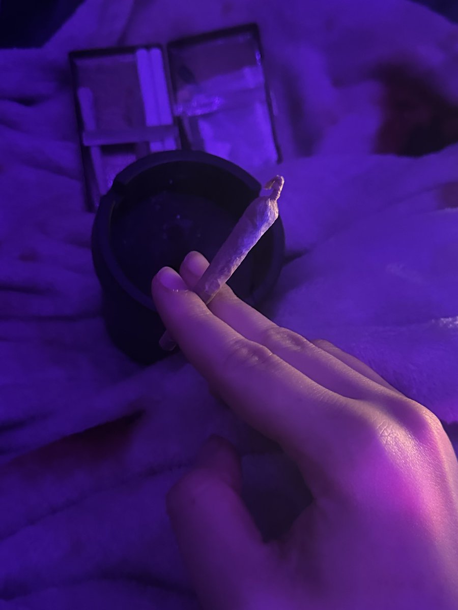 ac_174_'s tweet photo. Everyone look at my lavender joints I made to help me sleep.(made three. Might make more but I like to save my rolls.) https://t.co/pUD0yvWuRF