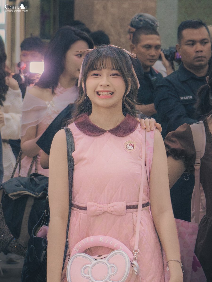 Camellia2602's tweet photo. Semangat tudei ma pinky gurl🤏🩷

@F_OllaJKT48
MnG Teater Sementara Surabaya - 02.07.26
#収められた満開 https://t.co/Fdeg0v40eb