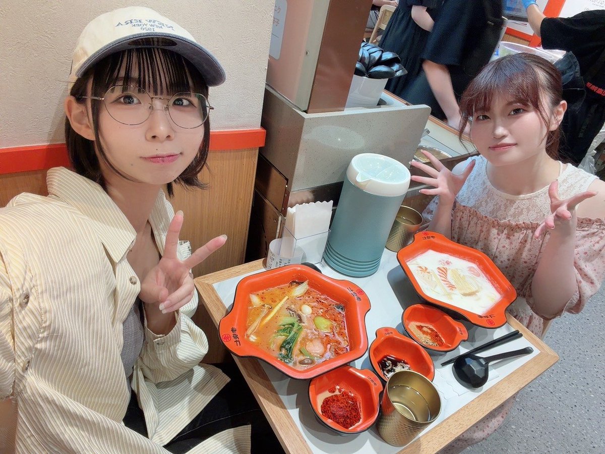 flefiore_'s tweet photo. 有言実行！この前のお休みでかとさやとデートしてきたの💞
初麻辣湯楽しかった〜！！かとさやおすすめのさつまいも春雨、めちゃうまです🍠
菜花は辛さ抜いたから麻辣要素ゼロなんですけどね🥺
またデートするんだ〜♡ https://t.co/lCrU6jEEkG