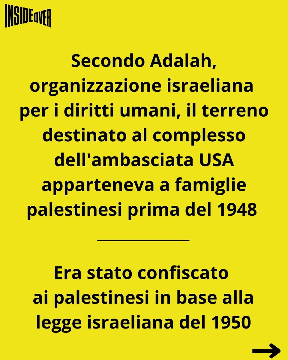 insideoverita's tweet photo. "L'accordo di locazione ha una durata di 99 anni e gli Stati Uniti pagheranno a Israele la somma di 1 dollaro”.

Così l'ambasciatore statunitense in Israele Mike Huckabee mercoledì 1 luglio all’atto della firma di un accordo tra Israele e gli Stati Uniti in base al quale Washington riceverà un terreno a Gerusalemme, un tempo di proprietà di palestinesi, per un dollaro, per costruire la sede permanente dell'ambasciata statunitense.

Durante il suo primo mandato, nel dicembre 2017, il presidente degli Stati Uniti Donald Trump ha riconosciuto Gerusalemme come capitale di Israele e ha ordinato il trasferimento dell'ambasciata statunitense da Tel Aviv. La sede temporanea dell'ambasciata è stata inaugurata nel maggio 2018.

La decisione suscitò all'epoca ampie critiche a livello internazionale, in quanto considerata una violazione del consenso internazionale sullo status di Gerusalemme.

Nel 2022, Adalah, un'organizzazione israeliana per i diritti umani, ha affermato che il terreno destinato al complesso dell'ambasciata era stato confiscato ai palestinesi in base alla legge israeliana del 1950 sui beni degli assenti.

Secondo quanto affermato dal gruppo, documenti d'archivio dimostrano che il terreno apparteneva a famiglie palestinesi prima del 1948 ed era stato dato in affitto alle autorità del Mandato britannico.

L'ampliamento dell'ambasciata statunitense a Gerusalemme e la confisca dei terreni ad esso destinati violano il diritto internazionale, in particolare l'articolo 46 del Regolamento dell'Aia, che vieta la confisca della proprietà privata, ha affermato Adalah.

Le Nazioni Unite considerano Gerusalemme Est parte del territorio palestinese occupato nel 1967 e affermano che qualsiasi misura volta a modificarne la natura o lo status giuridico non ha alcun effetto legale ai sensi del diritto internazionale.
#israel #usa #palestine