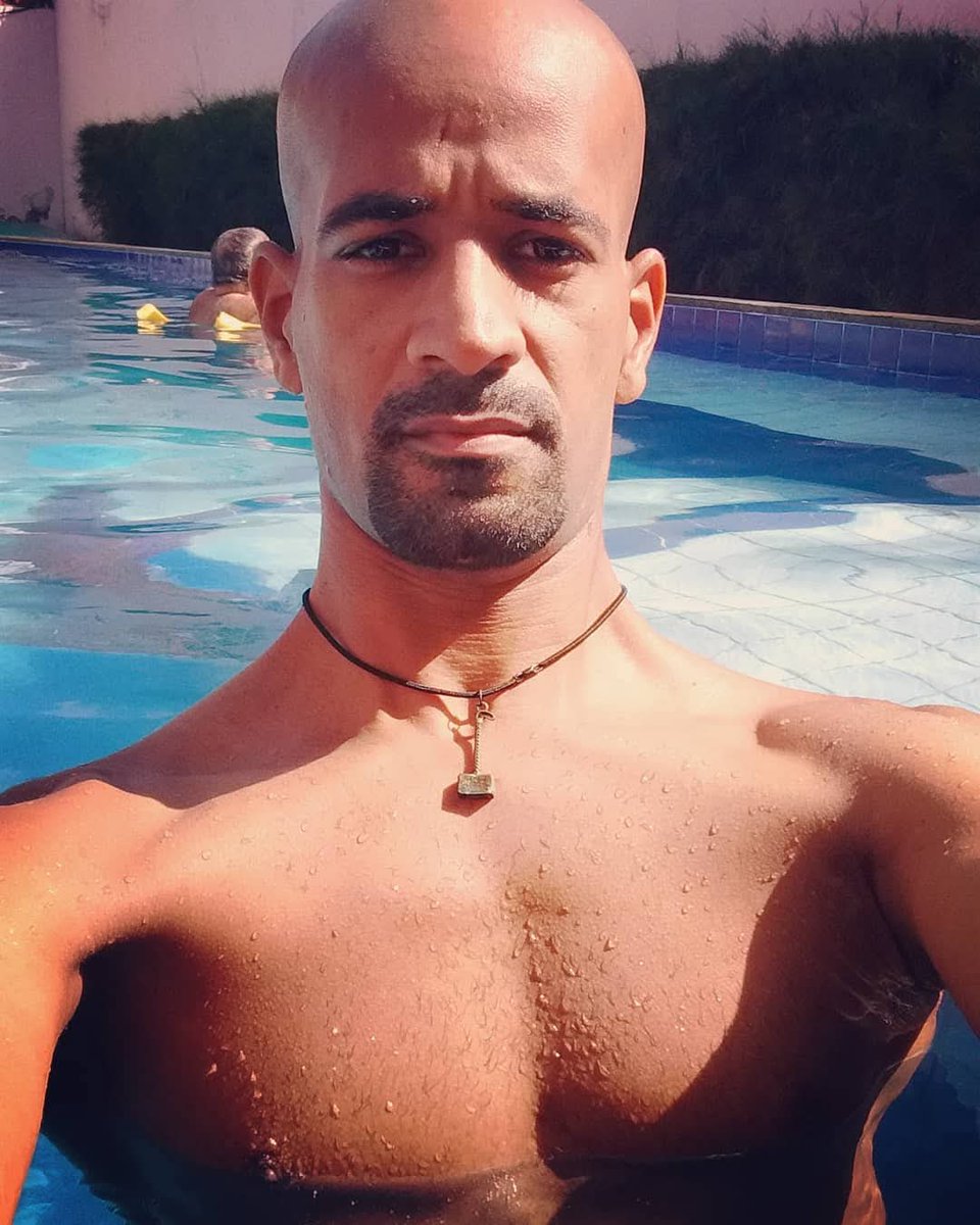 Junior110887's tweet photo. Um dia desse aí numa piscina 
#tbt https://t.co/UItaZ2pHGs