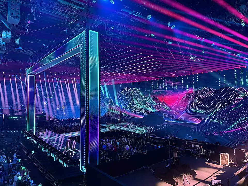 Sedno_app's tweet photo. Kanada dołącza do Eurowizji. Debiut już w 2027 roku

Europejska Unia Nadawców (EBU) poinformowała o rozszerzeniu grona uczestników Konkursu Piosenki Eurowizji. Do rywalizacji jako pełnoprawny uczestnik dołączy Kanada, która zadebiutuje na eurowizyjnej scenie w 2027 roku. https://t.co/C87Jjt8nOy