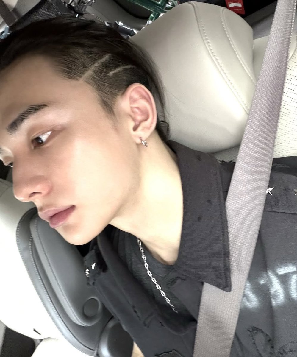 pinkbboki's tweet photo. Close enough welcome back Suguru Geto https://t.co/ZRlMCDMni1