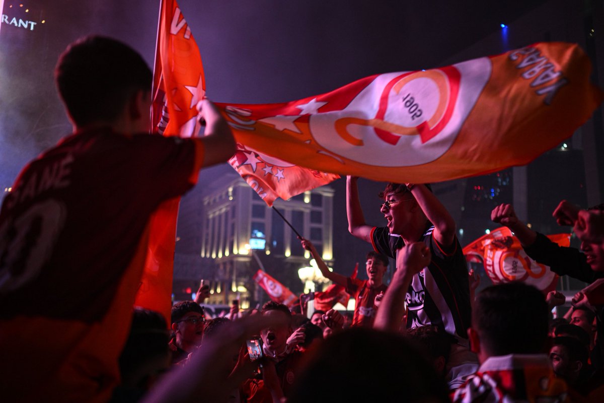 GalatasaraySK's tweet photo. Günaydın #ŞampiyonGalatasaray Ailesi https://t.co/sGOvckI2pA