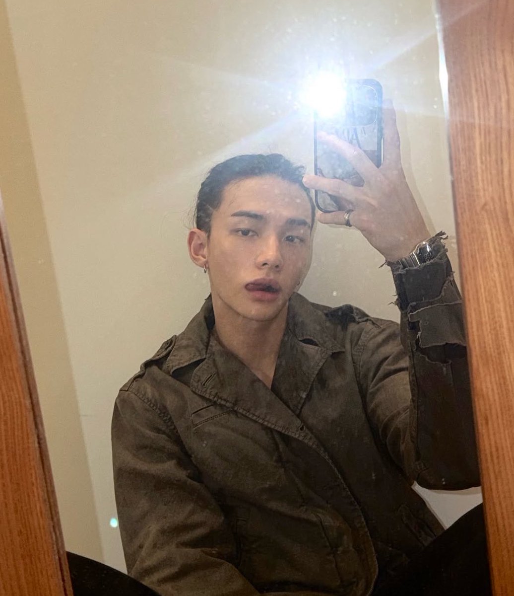 hyltceles's tweet photo. Me gusta mucho este hombre (Hyunjin) https://t.co/vlkpDBFseE