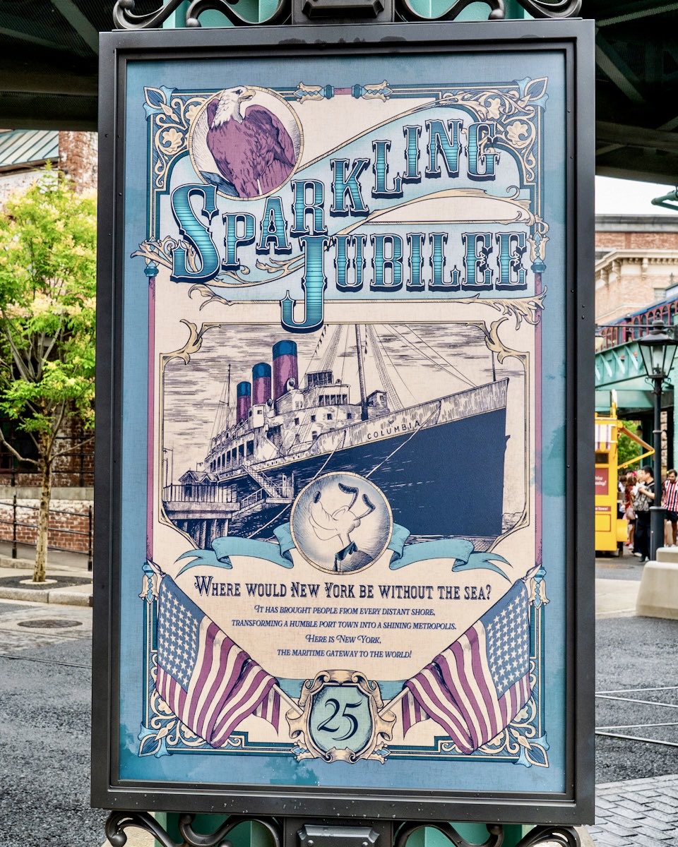 MezzoMikiD's tweet photo. 東京ディズニーシー25周年"スパークリング・ジュビリー"
アメリカンウォーターフロント、ニューヨークエリアに新しいポスターが登場☆ https://t.co/IhYYHYacmC