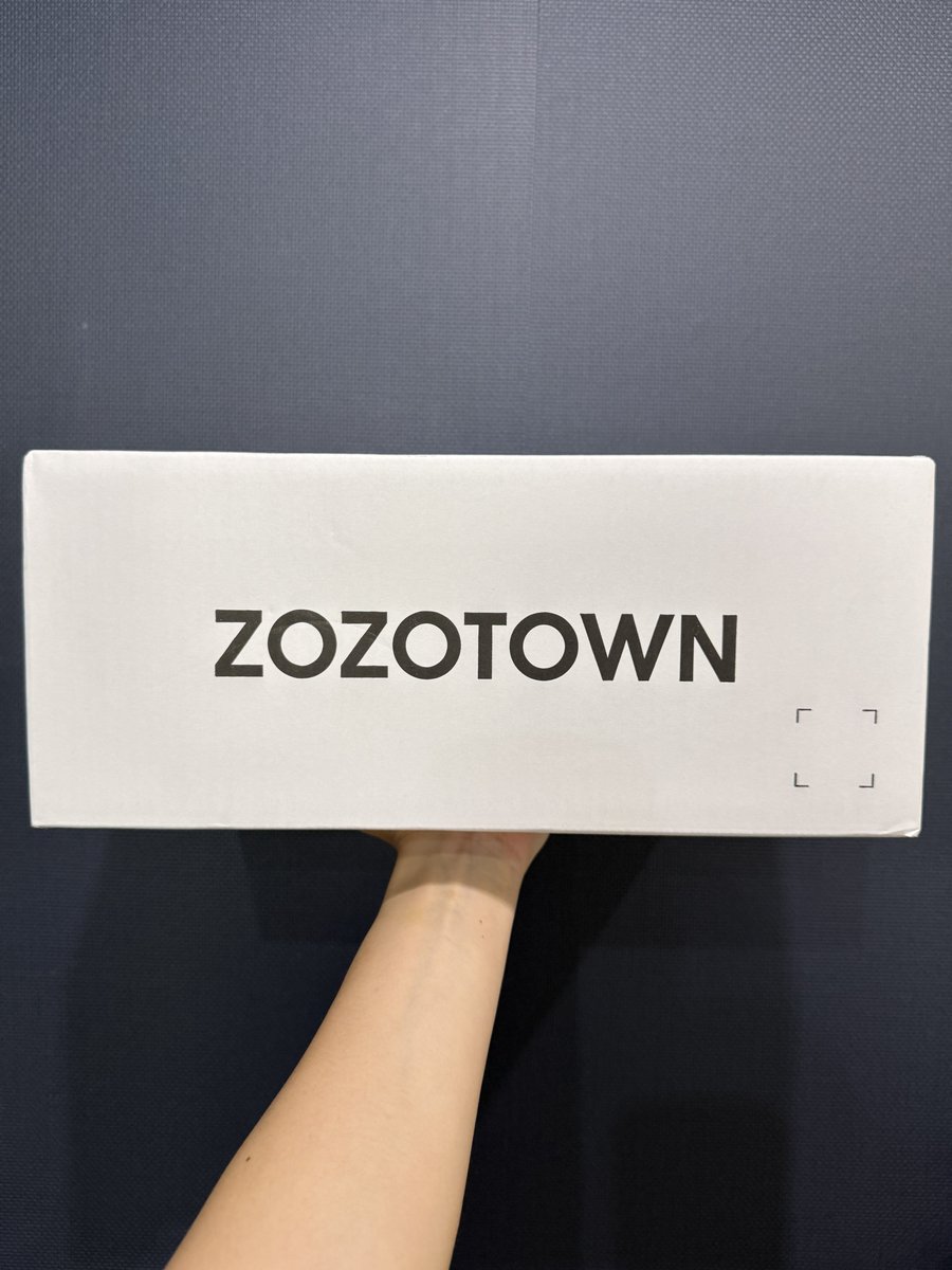 Nisshy_246R's tweet photo. 引っ越しして初のZOZO買い物白い箱で届いた！！

#ZOZOSALE箱CP https://t.co/hH0q17evIT