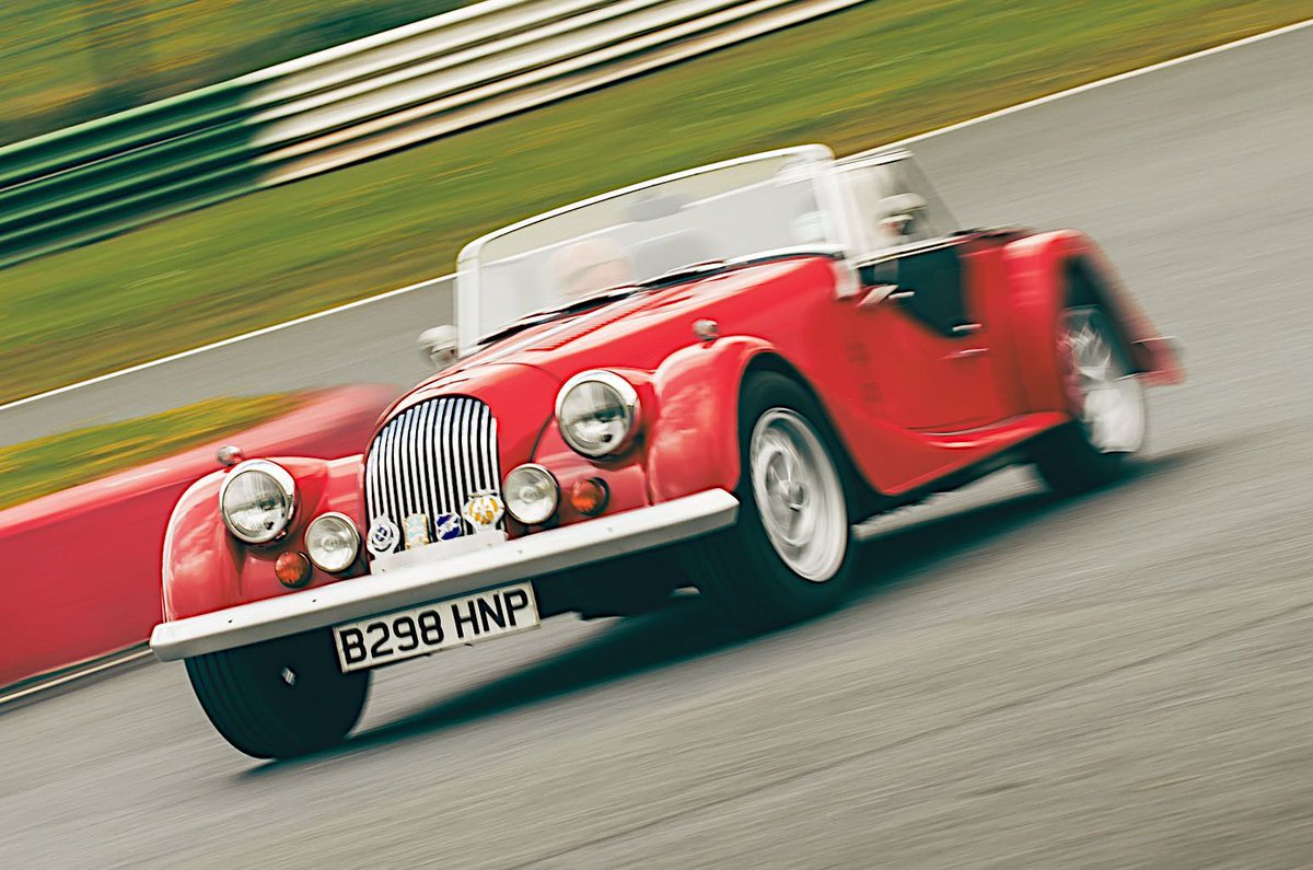 CandSCmagazine's tweet photo. ☀️ Let’s celebrate some great British classic convertibles! 👉️ https://t.co/kDoWKzIYsy https://t.co/bdvF63OiBC
