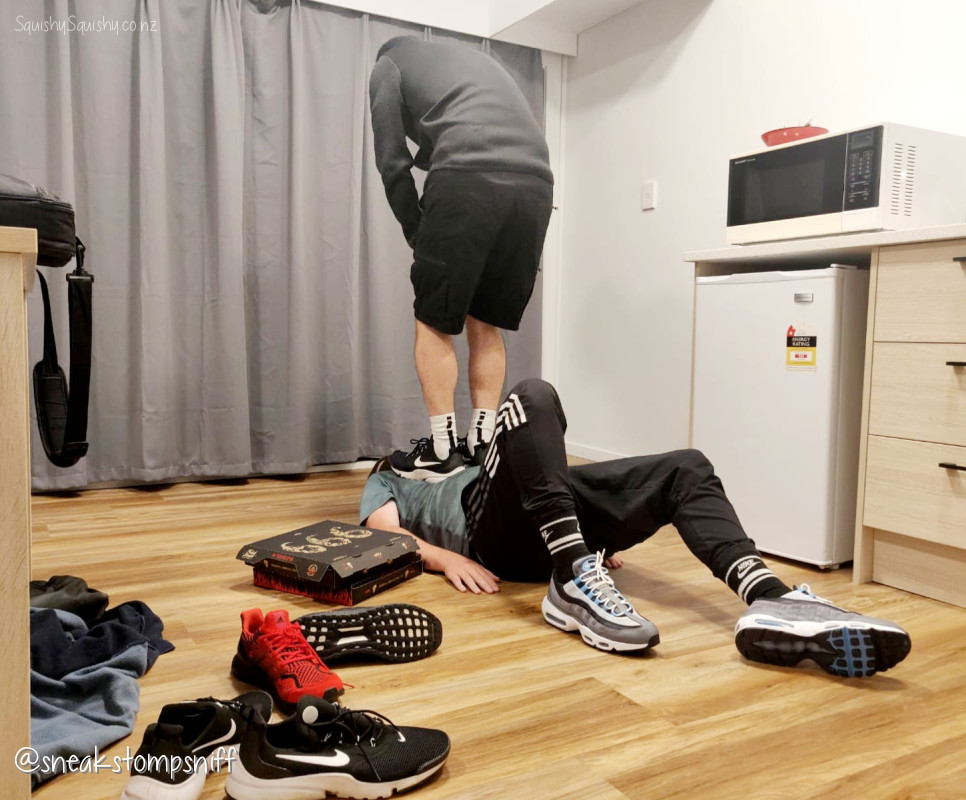 JoshSneaker's tweet photo. This is what happens when you eat the last slice of pizza. 🍕📷#trample #airmax95 #fetishcommunity #humandoormat https://t.co/qHluATdfq5