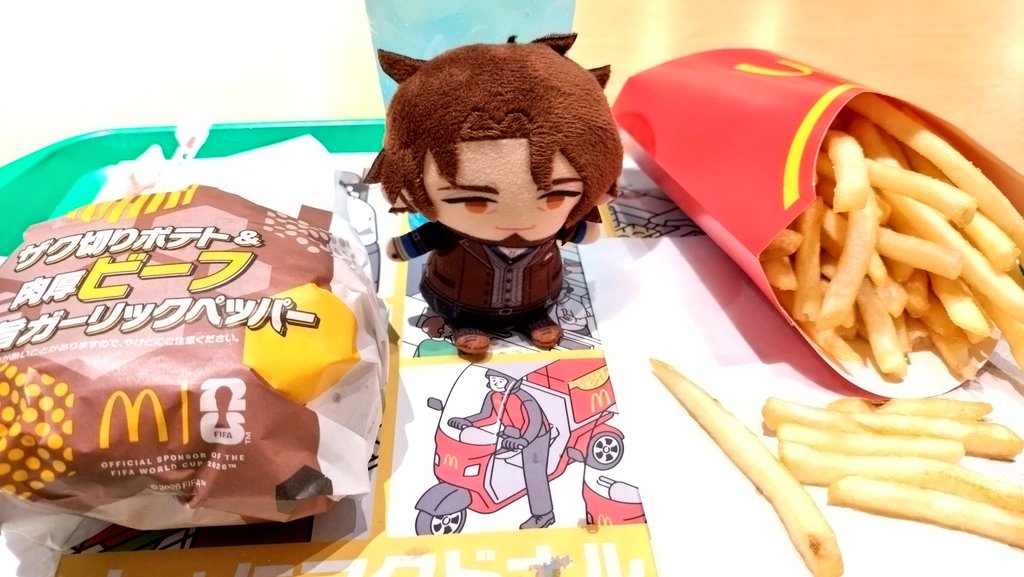 Kiyoami3's tweet photo. チートデイだぁぁぁぁぁ！！！
ポテト🍟のサイズLサイズ頼んでしまったw
食べれるからいいか( ˙꒳​˙  )
#おでかけぱぺもんど https://t.co/Tx8yuxDEoP