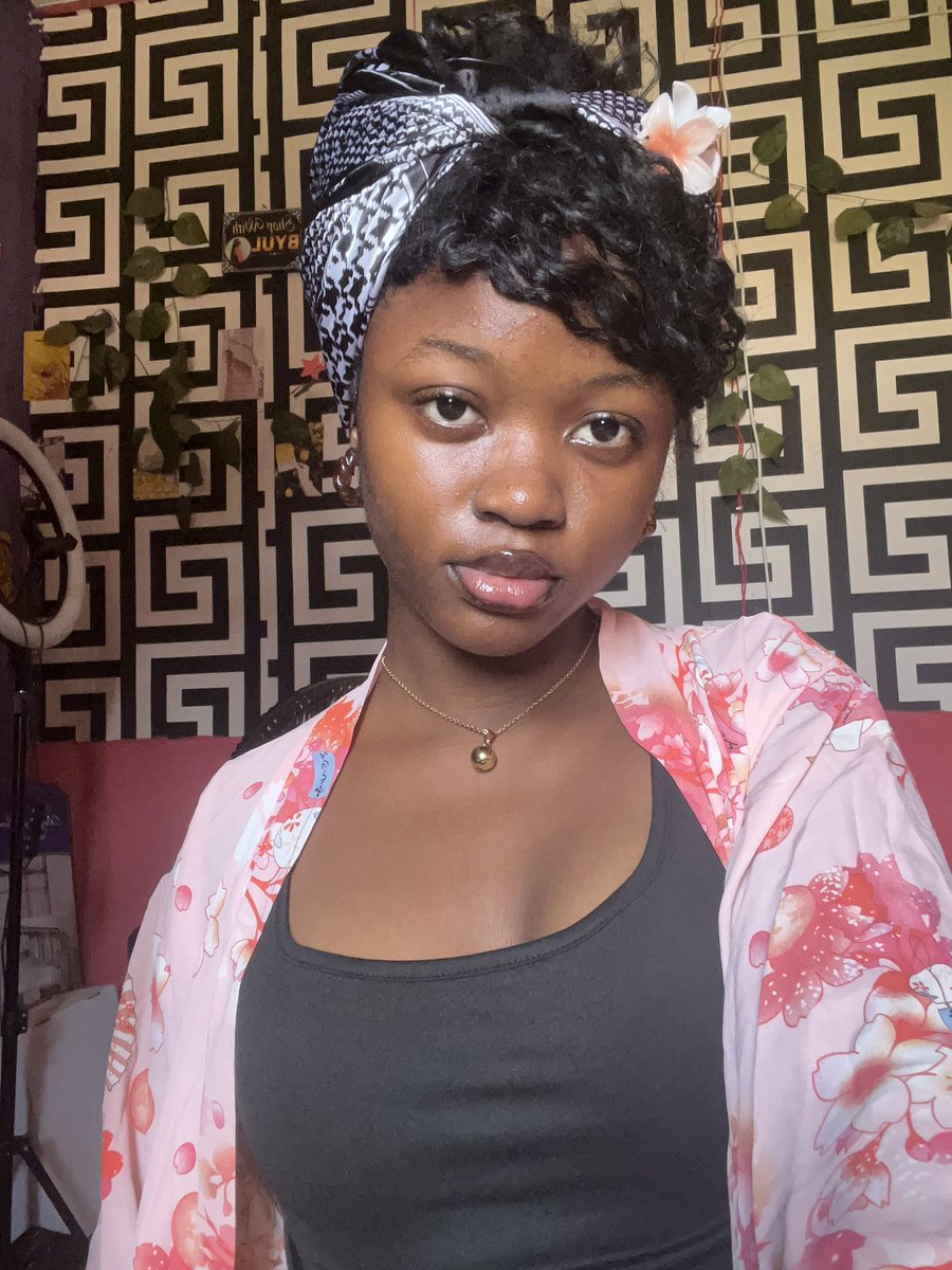 renny_theVA's tweet photo. Good morning, X family. 

Consistency Code for today:

Don’t confuse being busy with making progress.

The goal isn’t to do more.

The goal is to keep doing what matters.

Going to siwes today, working for clients, going to the store to buy the needed materials to make our new brand stand out oo.

I can’t wait for y’all to sell everything we have to offer.

Please follow the page @byul_thevendor