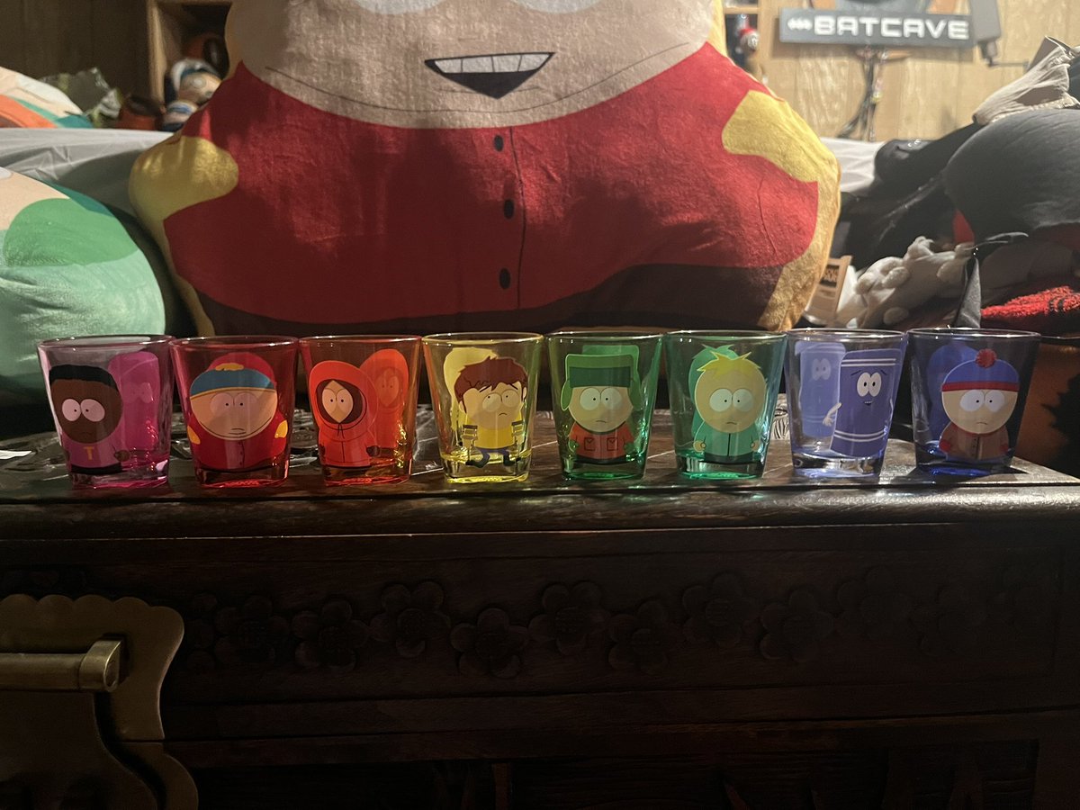 enirojram's tweet photo. party at my house with assigned shot glasses based on your vibe https://t.co/1yFs9GKGE2