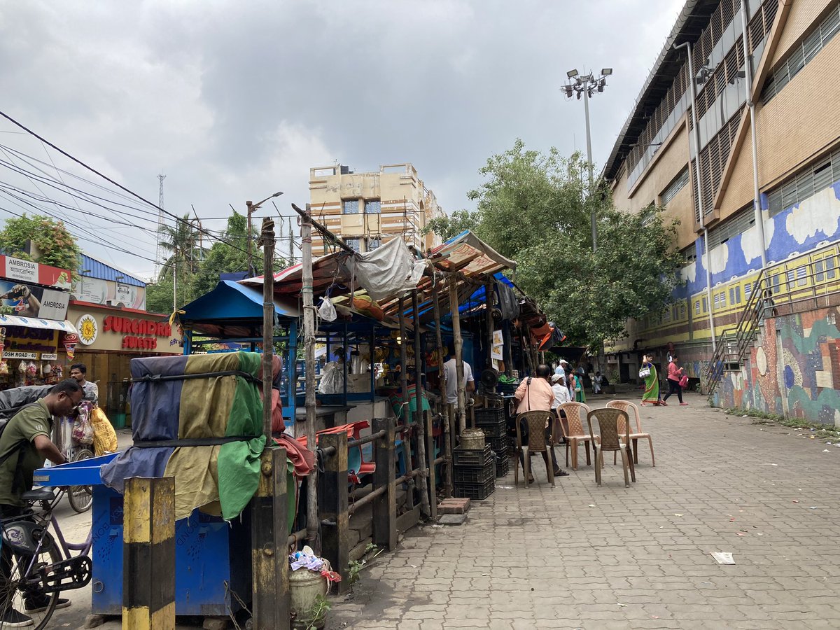 BEING_DeepDepp's tweet photo. Please take action. Entry ways are getting blocked and people are parking bikes to collect food from the stalls causing further risk to people https://t.co/RhtbD72rgy