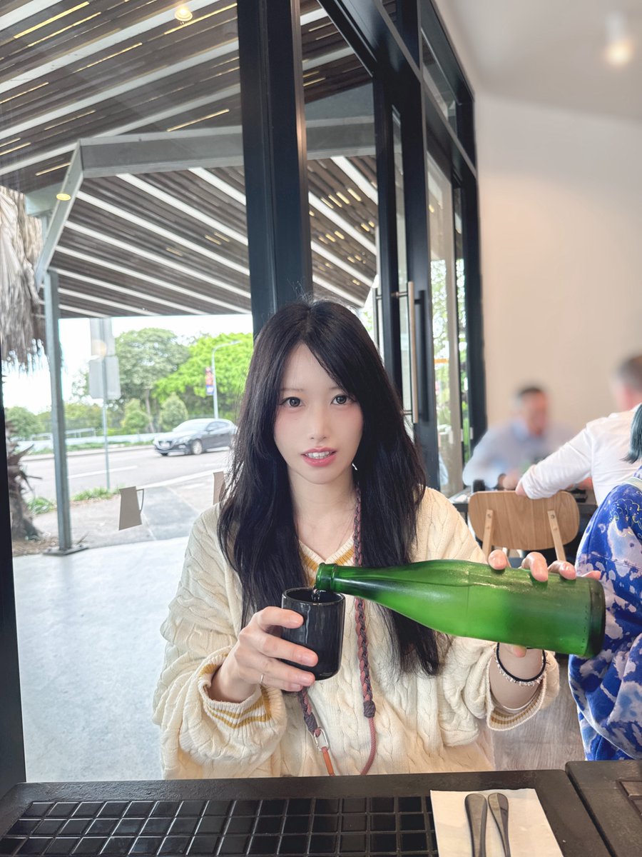 zenkimi_megumi's tweet photo. in Australia

" I’ll pour some water for you. Can I have your cup? "

A little café trip while traveling☕️

#Australia https://t.co/Pz1LatKsBJ