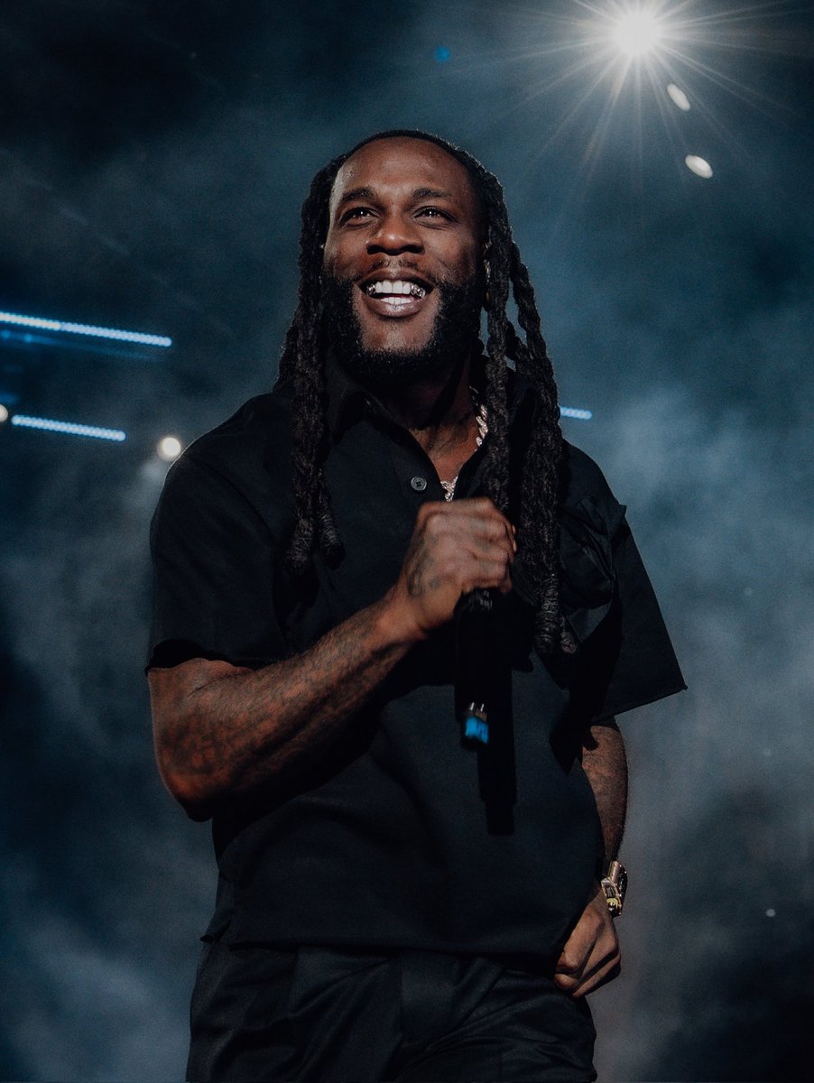 Jaurroo's tweet photo. Happy birthday @burnaboy !🐐 https://t.co/hRlLJEscIO