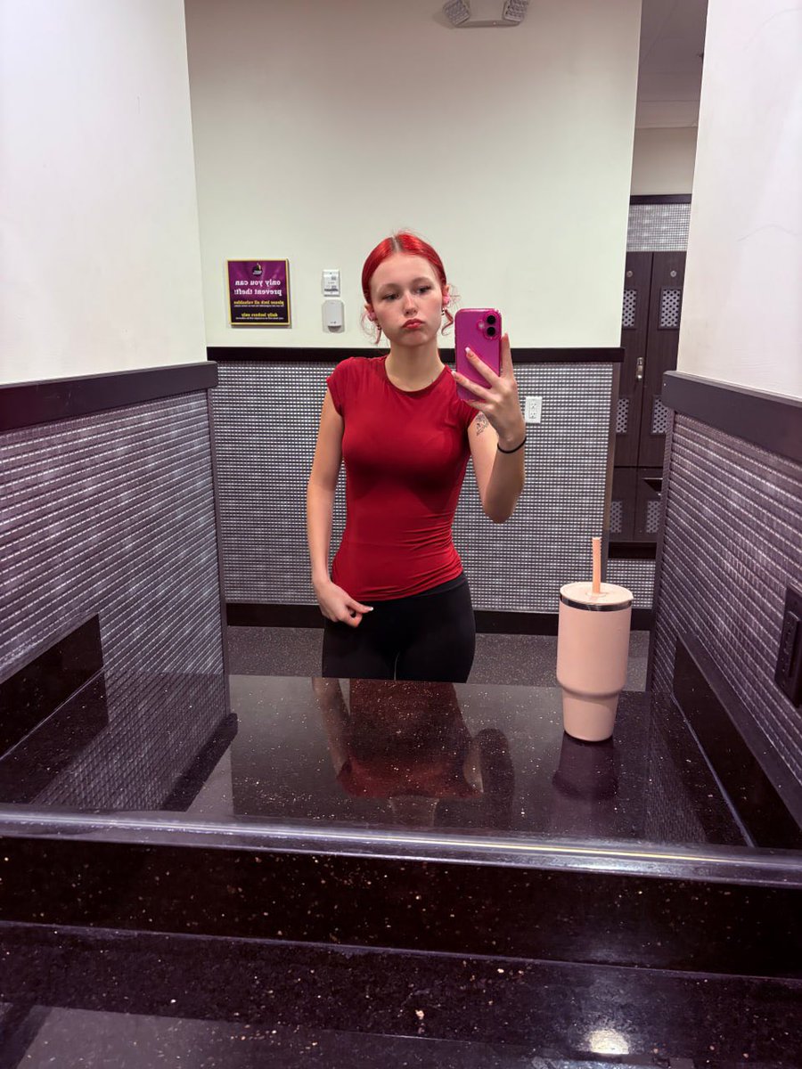 amethystatix's tweet photo. hope your playlist has room for one song that makes no sense https://t.co/cwbLBGIby3