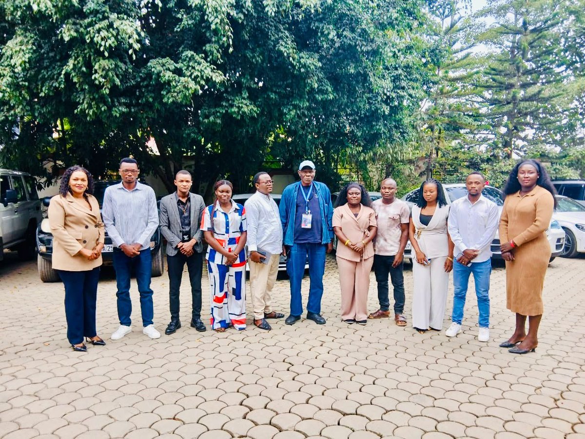 AsimoniZach's tweet photo. À qlq jrs d'la visite du Président de la RDC en Ituri, la jeunesse remet ses préoccupations à Max Nissan Amade. Elle plaide pr une grande implication des jeunes dans les décisions, la mise en œuvre du Plan d'action Jeunesse, Paix et Sécurité . @Presidence_RDC https://t.co/1H0VLL9IkF