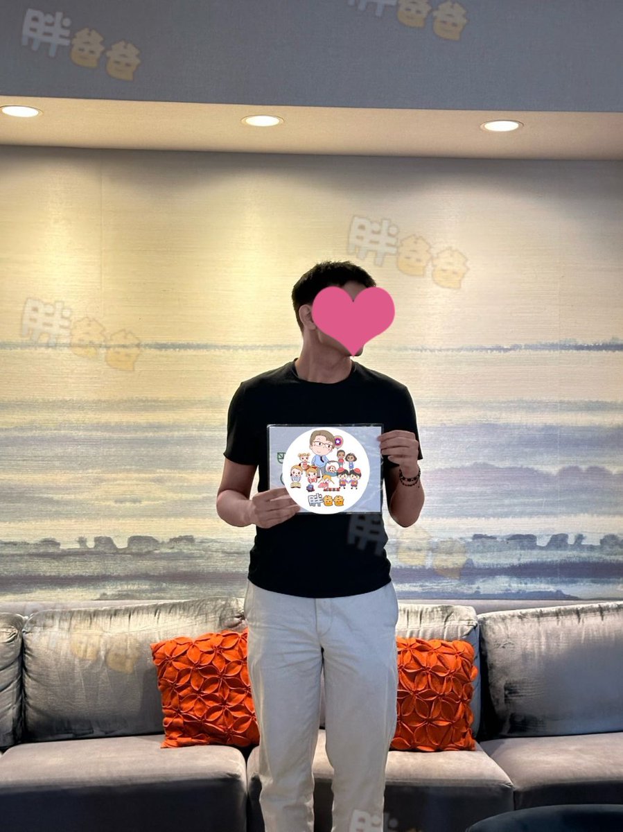 Pangbaba2020's tweet photo. 胖爸爸||北京大学本科毕业优质捐精男生，身高187cm，目前已获取哈佛、耶鲁等名校全额奖学金Pre-offer，高学历+高情商+高颜值学霸👍

美国时间7月1日，男孩在CFP诊所顺利完成国内单身女客户精子捐赠流程♥

胖爸爸代孕/捐精捐卵/供精供卵咨询VX：b918yy https://t.co/D1DwWxn5Ak