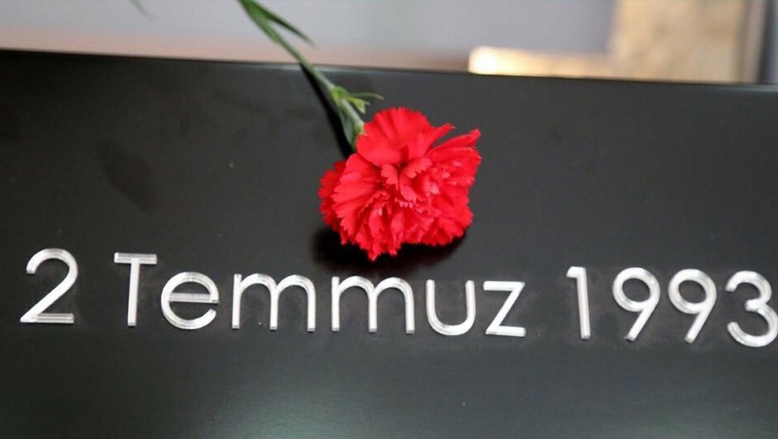xmjkk's tweet photo. Ateş utandı ateş olmaktan. 
İnsan utanmadı insan olmaktan.
#unutMADIMAKlımda https://t.co/L3nkzEe1NS