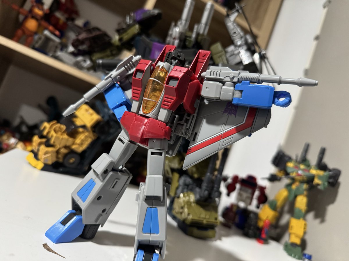 bunzobuggo's tweet photo. Father of Bruticus, the smuggest bastard and the biggest cunt in the decepticons 
Screamer https://t.co/clOKxE2rYs