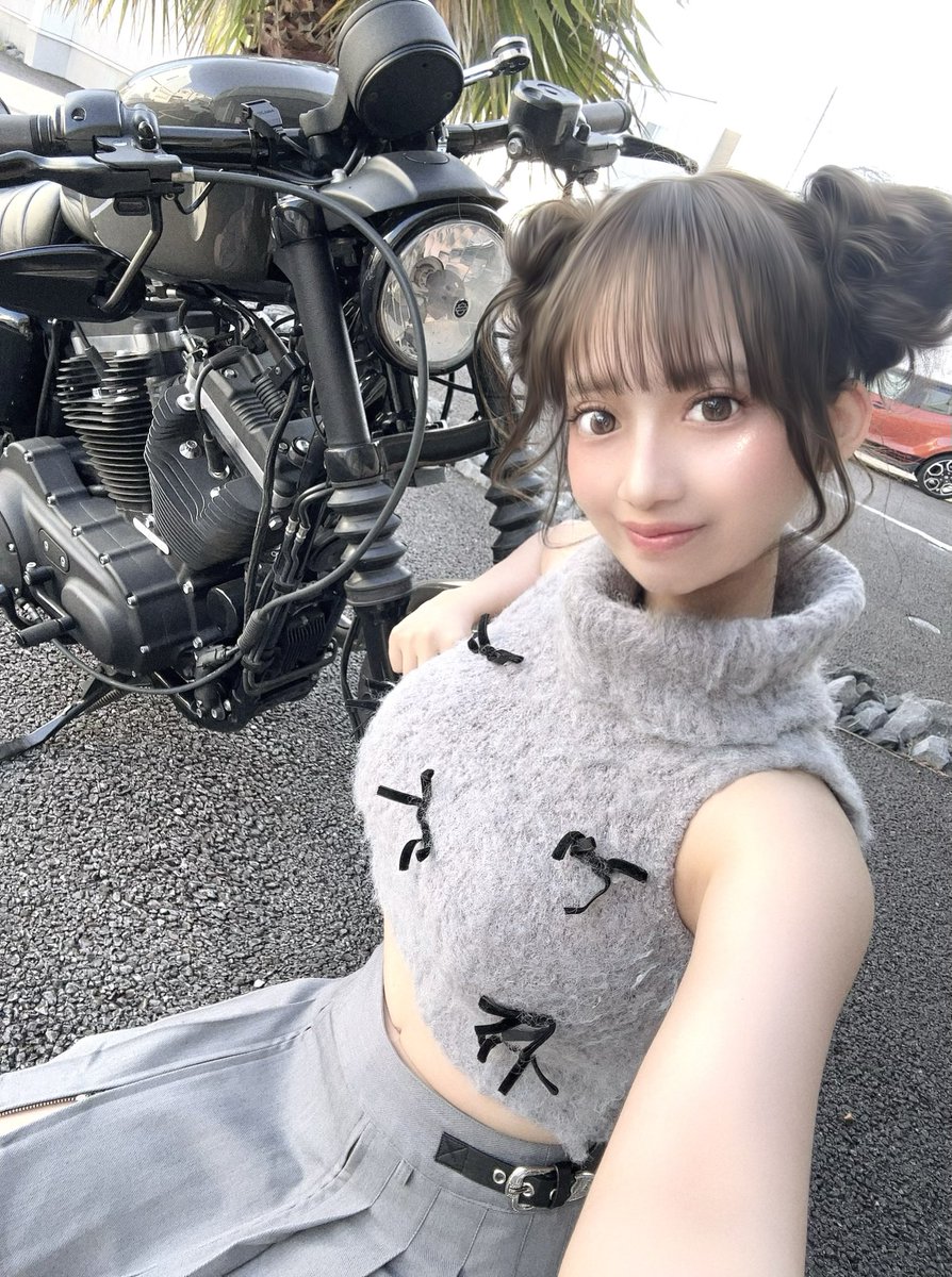 kao_hanagatktk's tweet photo. トレンド入り 大型バイク不要論 

「必要かどうか」と「欲しいかどうか」は別の話なのだ。ここでチビ代表より一言。
チビほどデカいバイク、デカい車乗りたがりがち

#バイク乗りと繋がりたい 
#バイク好きと繋がりたい   #バイク女子 
#相互フォロー募集 https://t.co/5kl7UzqrdB
