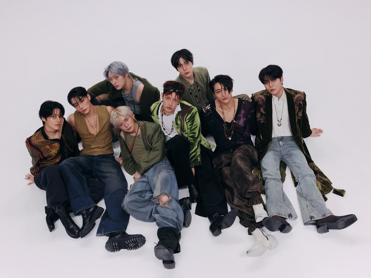 ateez_charts's tweet photo. BAD” has reached a new peak in daily ULs on MelOn 14,498.

It's now @ATEEZofficial second song to reach this mark on the platform, surpassing WAVE 

@ATEEZofficial 
#ATEEZ #에이티즈
#GOLDENHOUR #GOLDENHOUR_Part5 #BAD https://t.co/FCUN3M1cFS