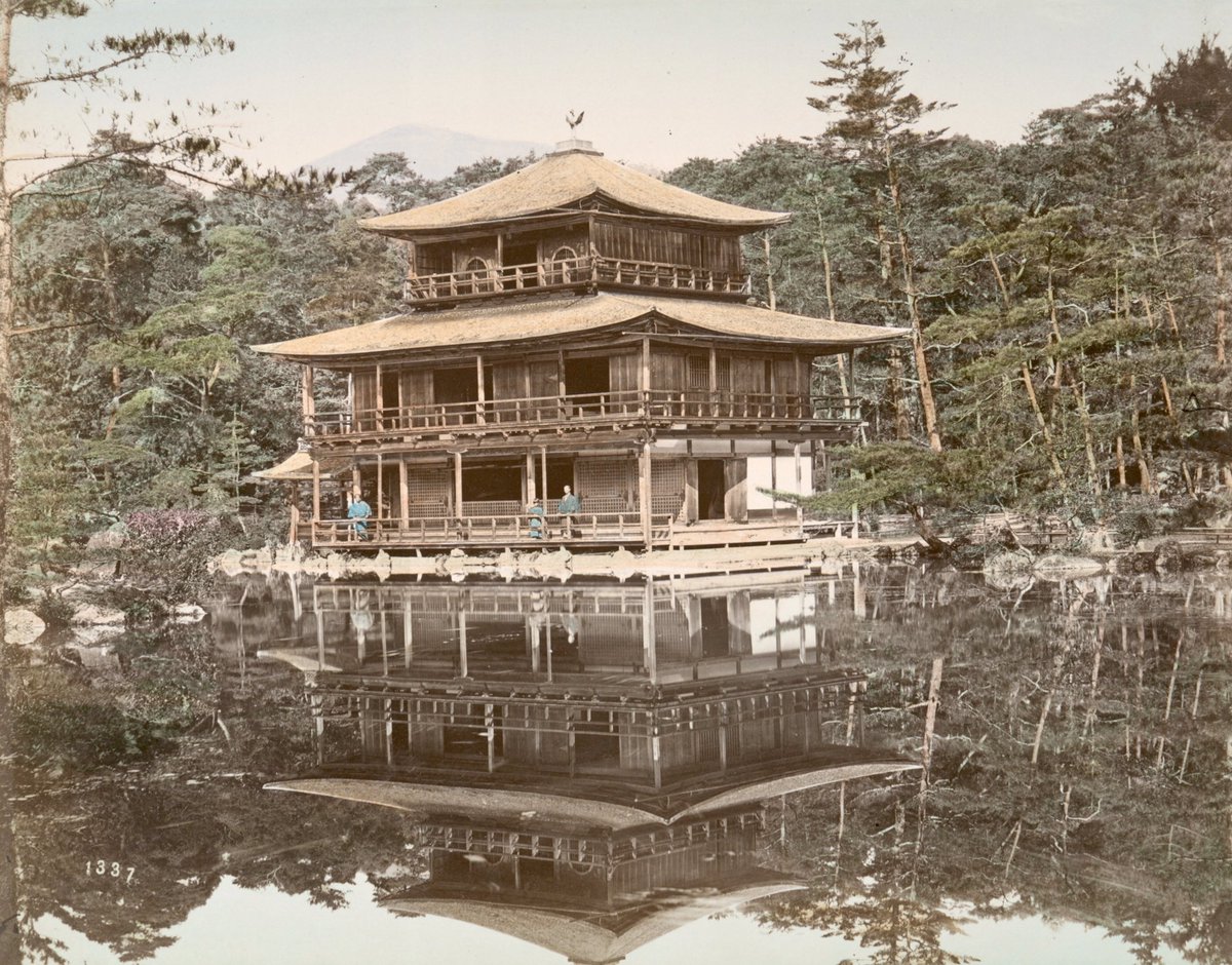 Ryo_Saeba_3's tweet photo. Après l'incendie, il ne restait plus que l'ossature.
La reconstruction a débuté en 1952 et s'est achevée en 1955.
En 2020, ils ont rénové le toit qui est maintenant doré.
1ʳᵉ photo : ~1880
2e photo : 2 juillet 1950
3e photo : 2019
4e photo : décembre 2020
https://t.co/MH4E3hHjS7 https://t.co/Hm9aXJpPkm