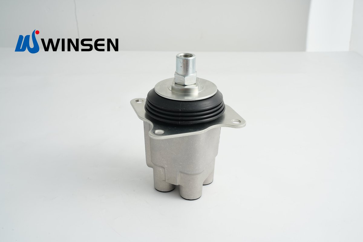 Yoyochen323891's tweet photo. 🕹️ Precision control means smoother operation and dependable performance for excavators. Built for durability and long-term reliability. 🚜
📧 jt002@cnjt-auto.com
#yingtanweisheng #joystickassembly #excavatorparts #hydrauliccontrol #oemparts #constructionmachinery https://t.co/PgP661HF2h