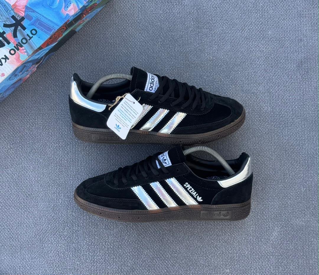QueenOnlineBiz's tweet photo. Please Repost🙏

#BEST SHOES🔥🛍️

✅Size   40/41/42/43/44

✅Price      75,000/=

https://t.co/59BCyhGFmU
Au 0717251747
📍Kariakoo https://t.co/BqUFVeFJQy