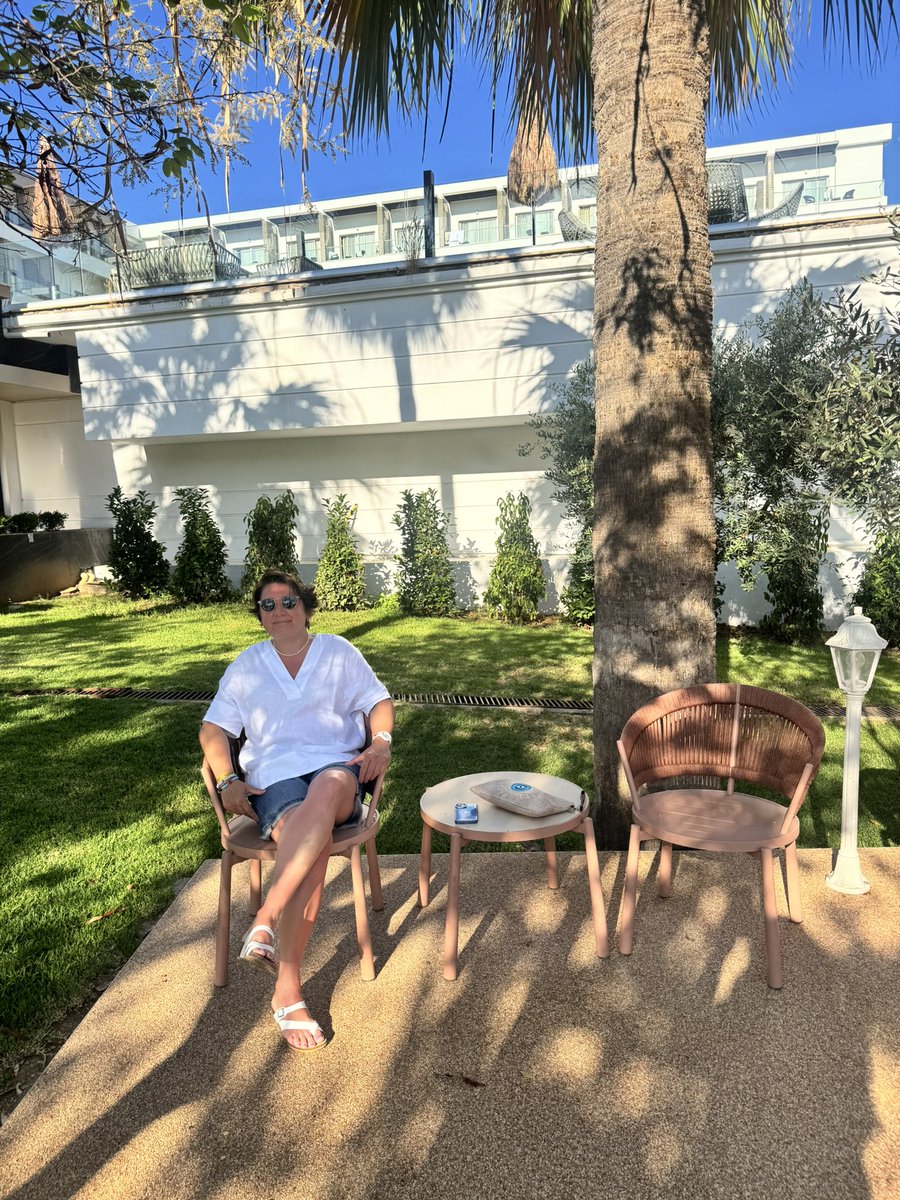 yilmazsuzan's tweet photo. Bir es alma zamanı 🙏 doğadan beslenerek tazelenme zamanı ..😎💦☀️
#mutlukutsalperşembe #acapulco #tatilmodu #1nefeshuzur🍀💙 https://t.co/I2qNfj18V7