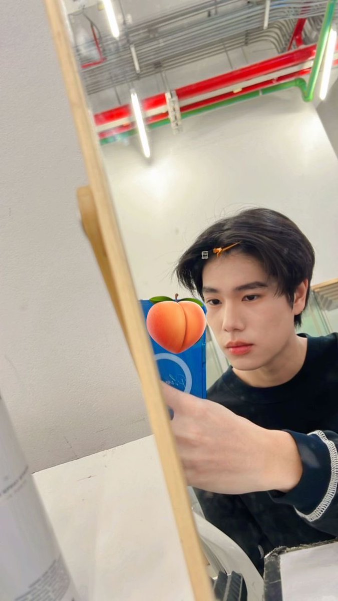 fleurslert's tweet photo. i love how phuwin always takes a mirror selfie whenever he’s getting his makeup done, and his face is just :] every single time. i guess that’s just what being a cat does to u 🐈 https://t.co/yghBglG4dz