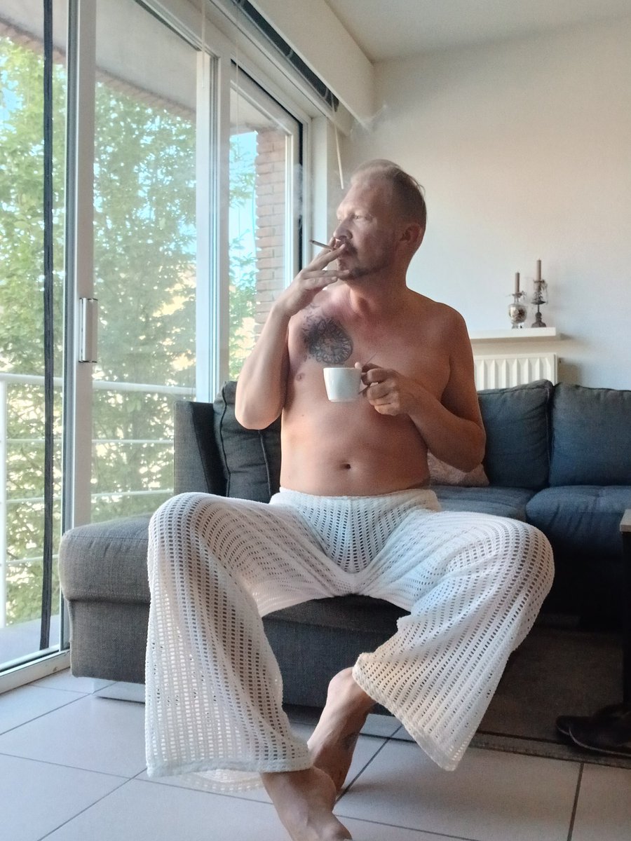 davecron2's tweet photo. Good morning everyone #morningcoffee #morningmood #freeday #gayguy #justme #bodyconfidence #relaxed #belgiumgayguy #dm #feelfreetodm https://t.co/CcTliVizpS