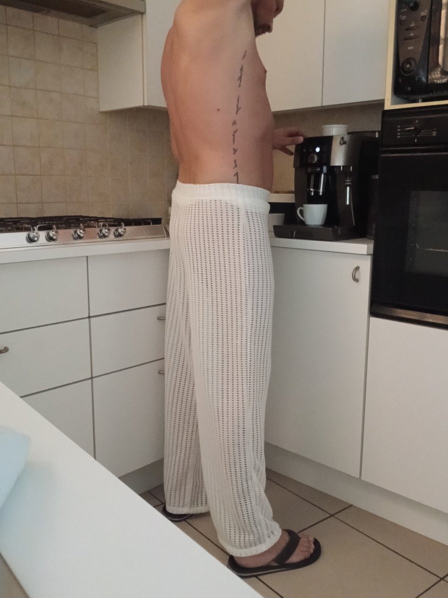 davecron2's tweet photo. Good morning everyone #morningcoffee #morningmood #freeday #gayguy #justme #bodyconfidence #relaxed #belgiumgayguy #dm #feelfreetodm https://t.co/CcTliVizpS