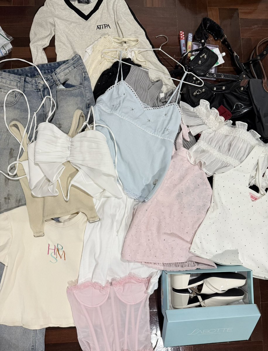 BjDonut's tweet photo. ปล่อยต่อเสื้อผ้าค่าา💓 (ลงคืนนี้ 21.00น.)

มีเยอะกว่าที่ลงน้า Stylist, Duex, Promthong, Labotte

📮Shipping 35 ไม่บวกเพิ่ม I รี+ปักลด 5฿
ปักไว้ได้เลยเดี๋ยวมาเฟบเรียกค่าา🫶🏻
#ส่งต่อเสื้อผ้า #โล๊ะตู้เสื้อผ้า #stylistshop #ส่งต่อduex #ส่งต่อเสื้อผ้ามือ2 #ส่งต่อlabotte #labottebkk https://t.co/nBeLWGabwe