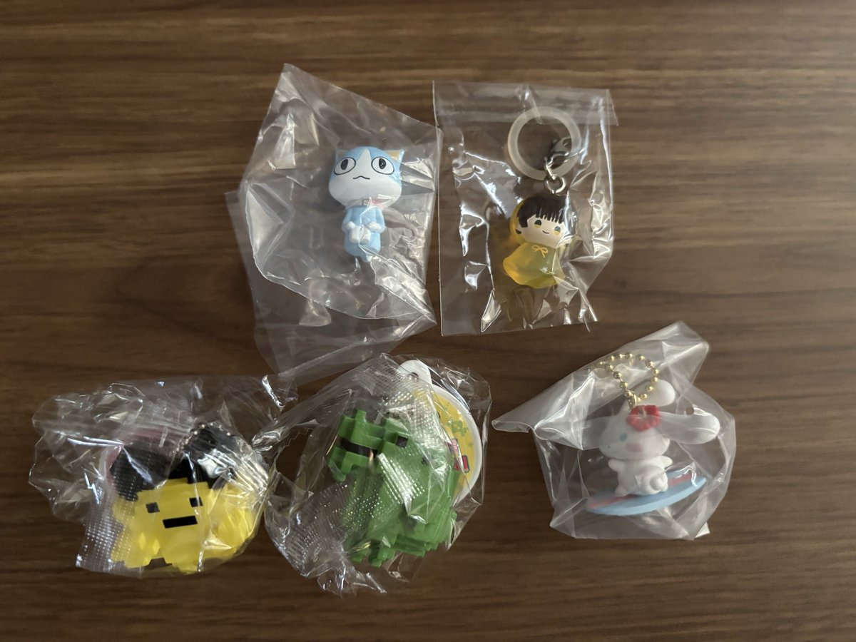 sara07t6's tweet photo. 【交換】
たまごっちドットマスコット
サンリオアロハスイング
ブルーロックめじるしアクセサリー
どこでもいっしょ

譲→画像１
求→画像２と３⭕️

同異種交換も可です
アロハスイングのみ同種でお願いします
ブルーロック蜂羅は開封済ですが触れずに保管していました
郵送にてお願いします https://t.co/jEFVDyXMfd