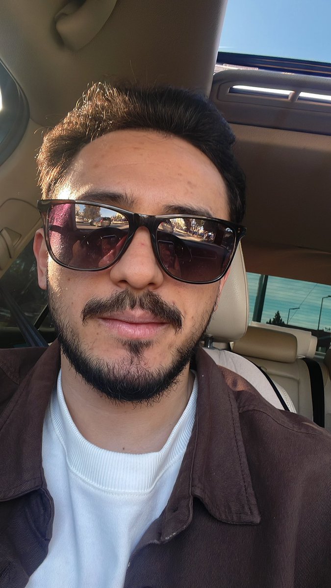 Sisu5875's tweet photo. Komutan logar bi cisim yaklaşıyor 🤓 https://t.co/HPlnkSg4uV