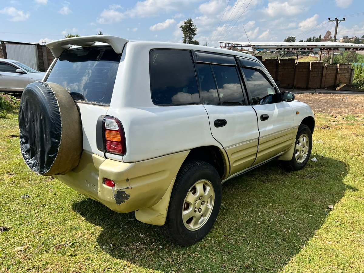 DerrickUdu55582's tweet photo. Rav4 
Manual 
2000cc
400,000ksh
0799561061 https://t.co/qxysnQVWPH