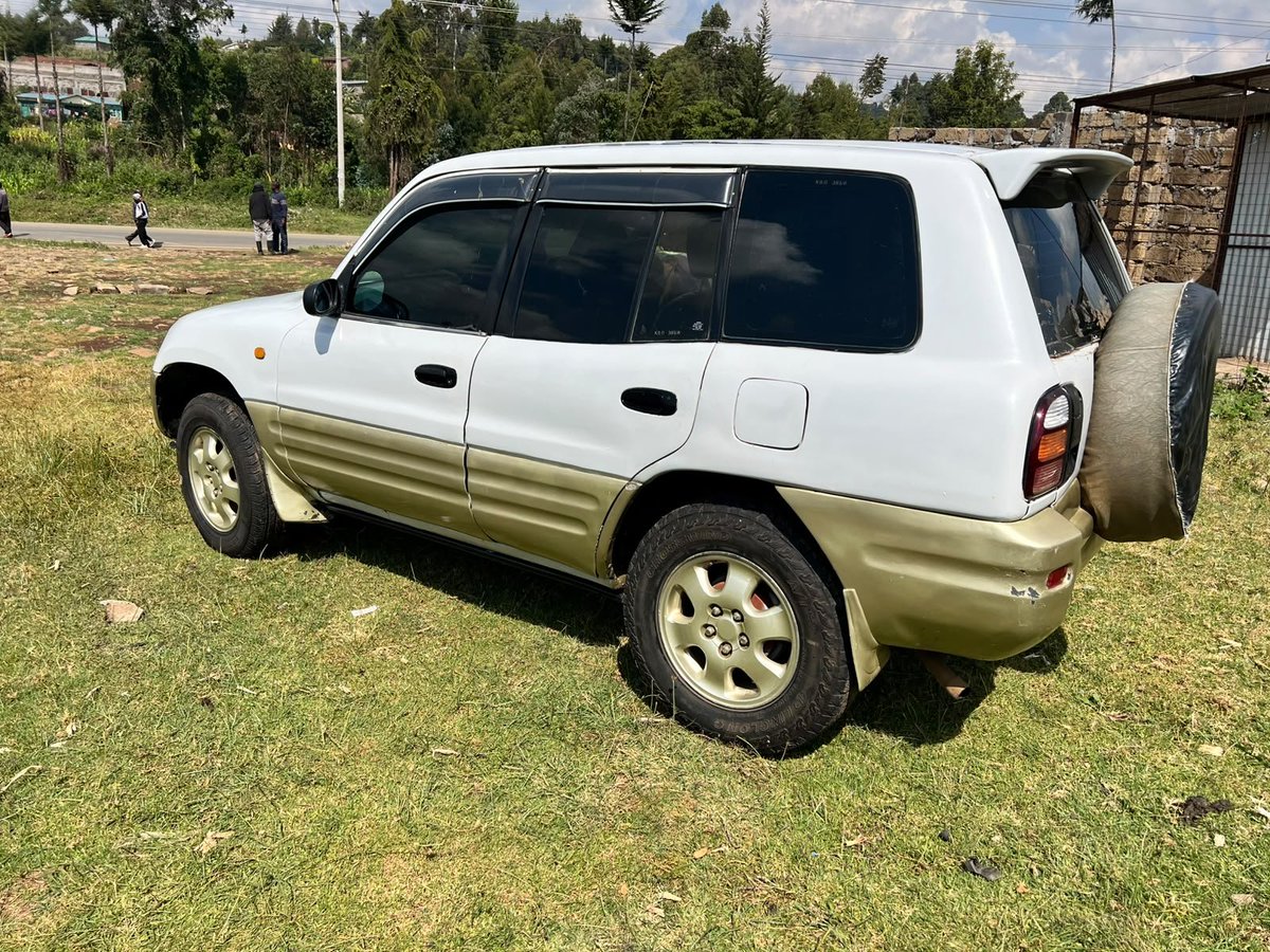 DerrickUdu55582's tweet photo. Rav4 
Manual 
2000cc
400,000ksh
0799561061 https://t.co/qxysnQVWPH