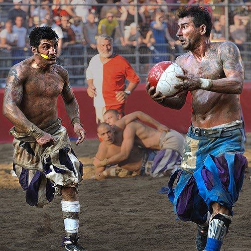 Spyros_Litsas's tweet photo. Today, 2nd of July, the first race of the #PaliodiSienna is taking place in #PiazzadelCampo. The #contrade together with the #Calcio_Fiorentino represent the most medieval representations today. One must certainly visit these at least once in lifetime https://t.co/2aBuR33ct6