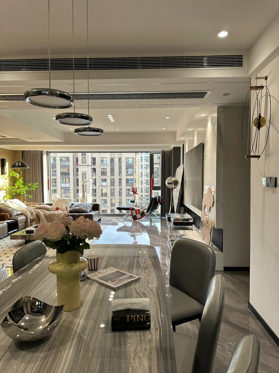 hellpot1's tweet photo. Just baked warm chocolate chip cookies u0026 the rain’s tapping softly on the window—perfect cozy Sunday at home ， https://t.co/xOmiNEl3II
