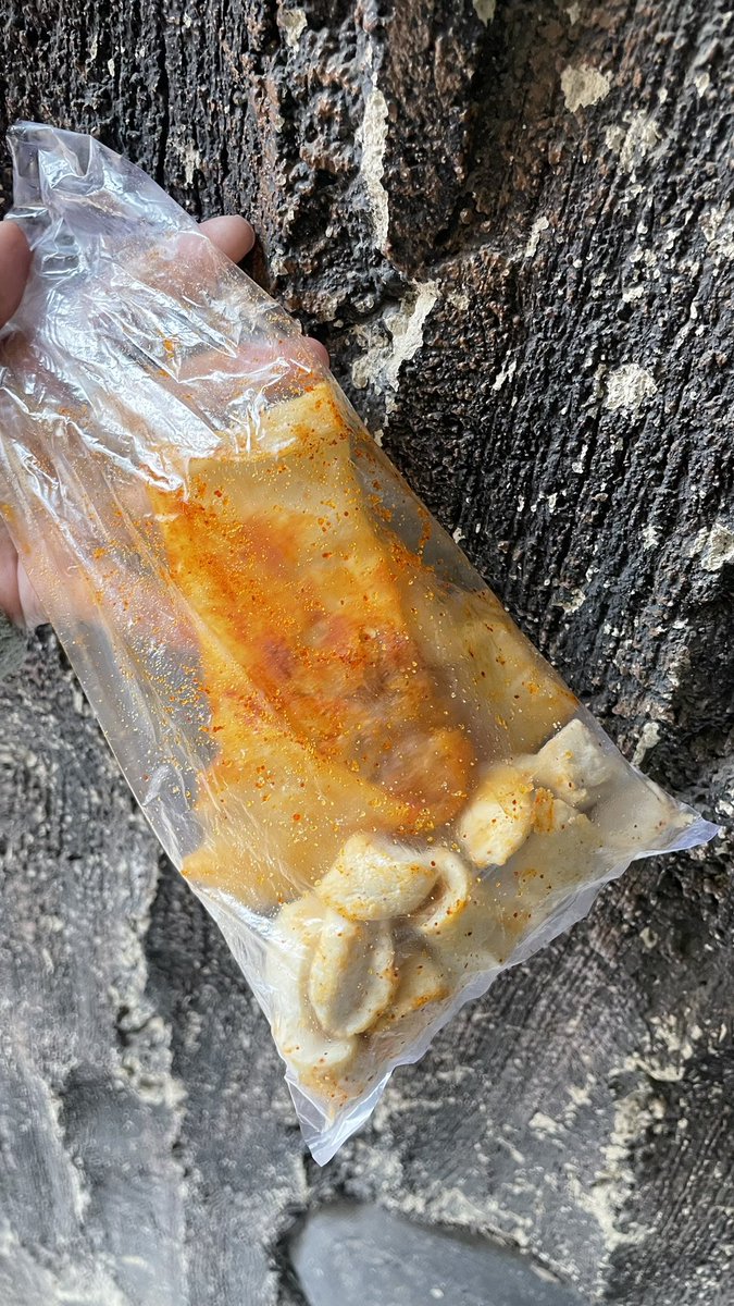 madebyshunda's tweet photo. ini namanya; menggerakkan roda ekonomi dengan jajan jajanan UMKM ya vren😆🤏🏻 ini ada otak- otak + cibayy! 

kamu jajan apa todayy?✨ https://t.co/QqjiNoZRMN