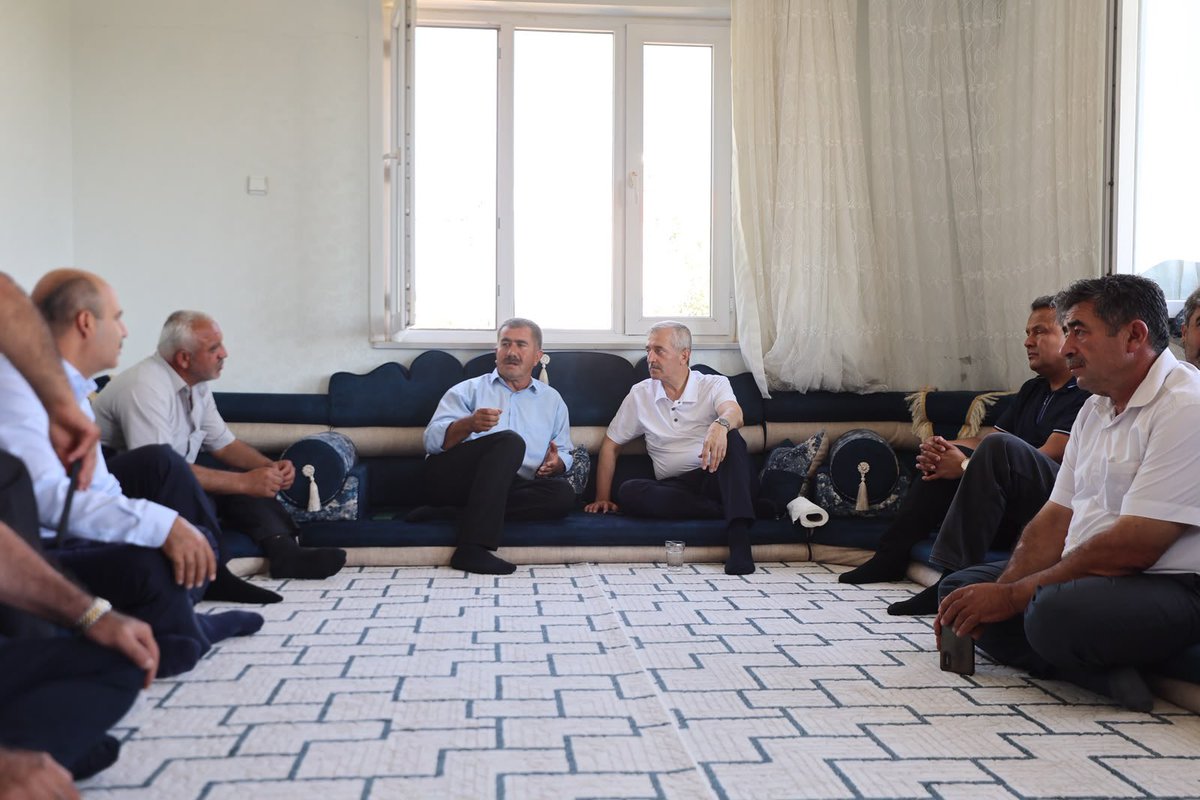 mtahmazoglu's tweet photo. Bu sabah Kürüm, Çörekli, Gülpınar, Muhacirosman, Serince, Yeşilköy, Şahinbey Mülk, Çimenli ve Ufacık mahallelerimizin muhtarlarıyla bir araya gelip istişare toplantımızı gerçekleştirdik.

Her mahallemize en iyi hizmeti ulaştırmak için muhtarlarımızla birlikte çalışmalarımızı sürdürüyoruz.

📍Şahinbey Mülk Mahallesi

#Şahinbey #Gaziantep
