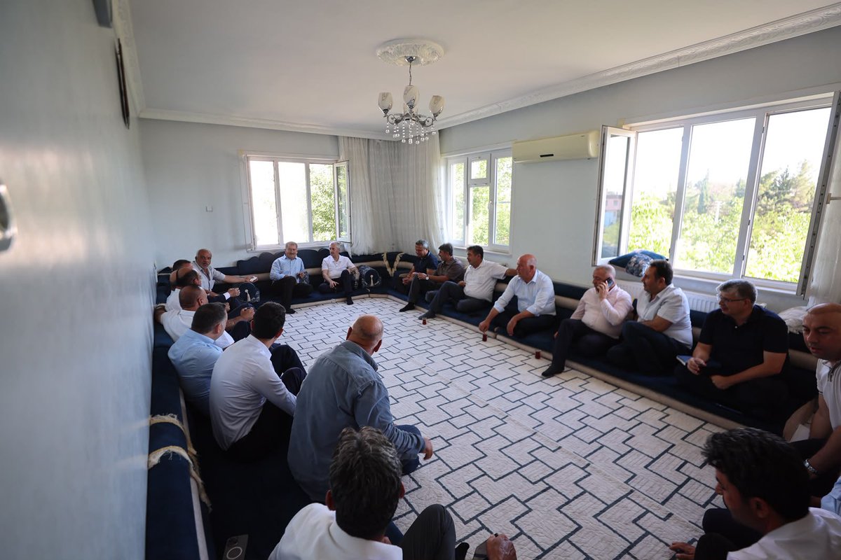 mtahmazoglu's tweet photo. Bu sabah Kürüm, Çörekli, Gülpınar, Muhacirosman, Serince, Yeşilköy, Şahinbey Mülk, Çimenli ve Ufacık mahallelerimizin muhtarlarıyla bir araya gelip istişare toplantımızı gerçekleştirdik.

Her mahallemize en iyi hizmeti ulaştırmak için muhtarlarımızla birlikte çalışmalarımızı sürdürüyoruz.

📍Şahinbey Mülk Mahallesi

#Şahinbey #Gaziantep
