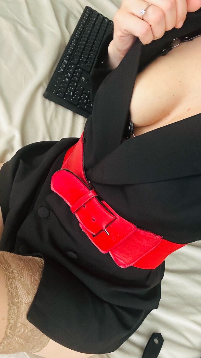 SofiaBleir's tweet photo. Being myself has always been my best look.
#Flirty #MatureWoman #BodyFit #RedDress https://t.co/CGuycWjfD5