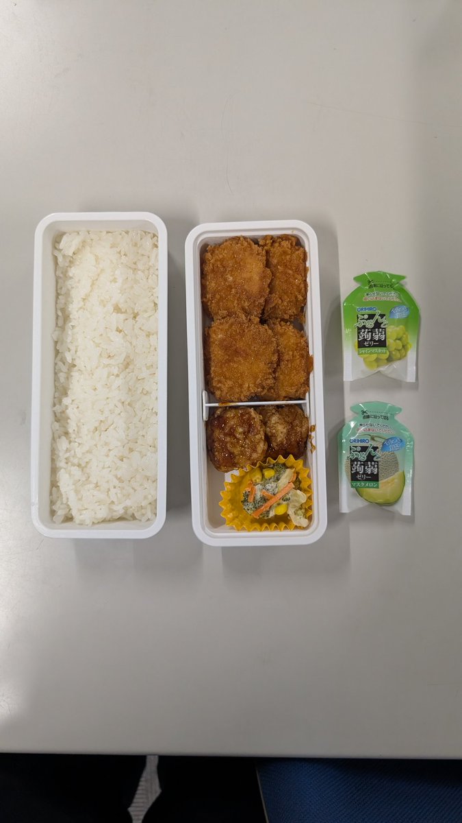 mrkanabun's tweet photo. 今日は、チキンカツにつくね
#お弁当 https://t.co/p1GyoVaRUC